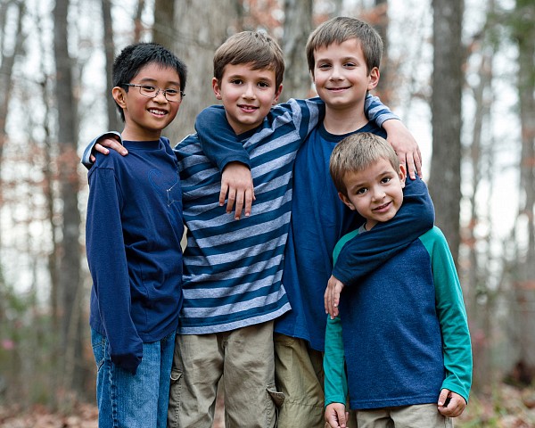 brothers-natural-light-family-photographers.jpg Family portrait of brothers in natural light