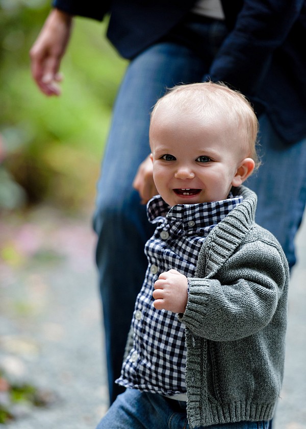 baby-boy-pictures-family-portrait-charlotte-nc.jpg LIttle boy holding mother's hand