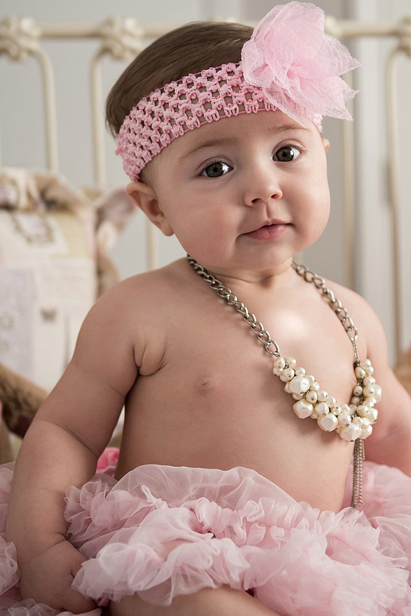 charlotte-nc-infant-photographers.jpg infant girl playing dress up