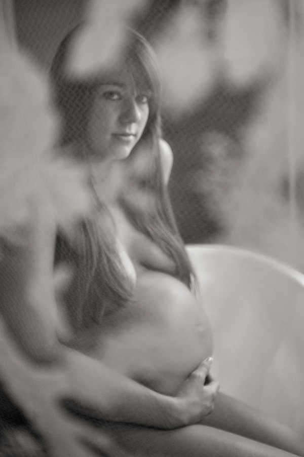 charlotte-maternity-photographer-bathtub-nude.jpg Bathtub maternity portriat