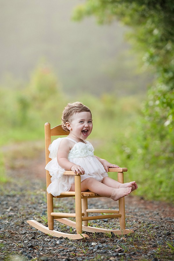 dairy-barn-fort-mill-family-photographers.jpg natural light sunrise child portrait session